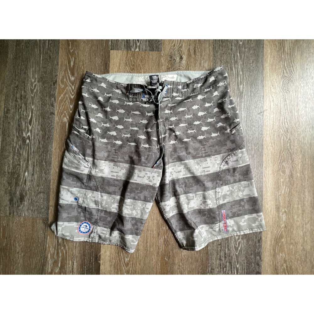 Pelagic Boardshorts‎ Mens 36 Gray Sharkskin Camo Fish Print Fishing Shorts